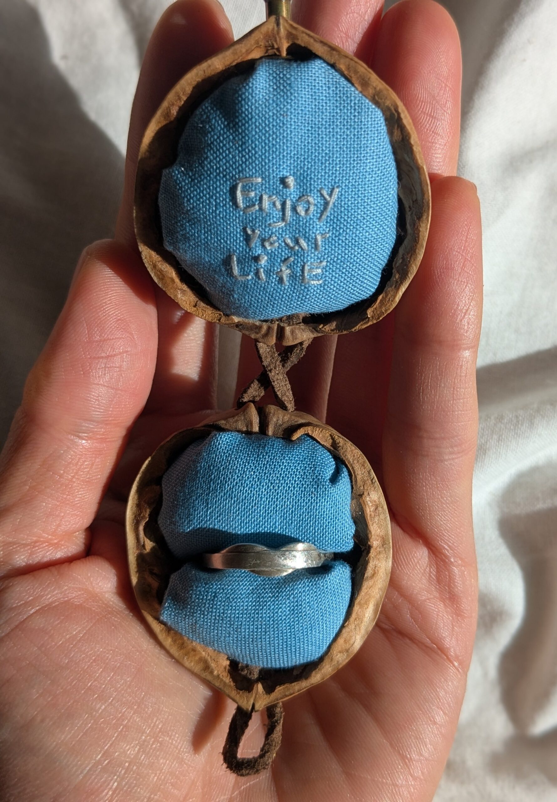 胡桃のリングケース : 青 - 画像 (5)