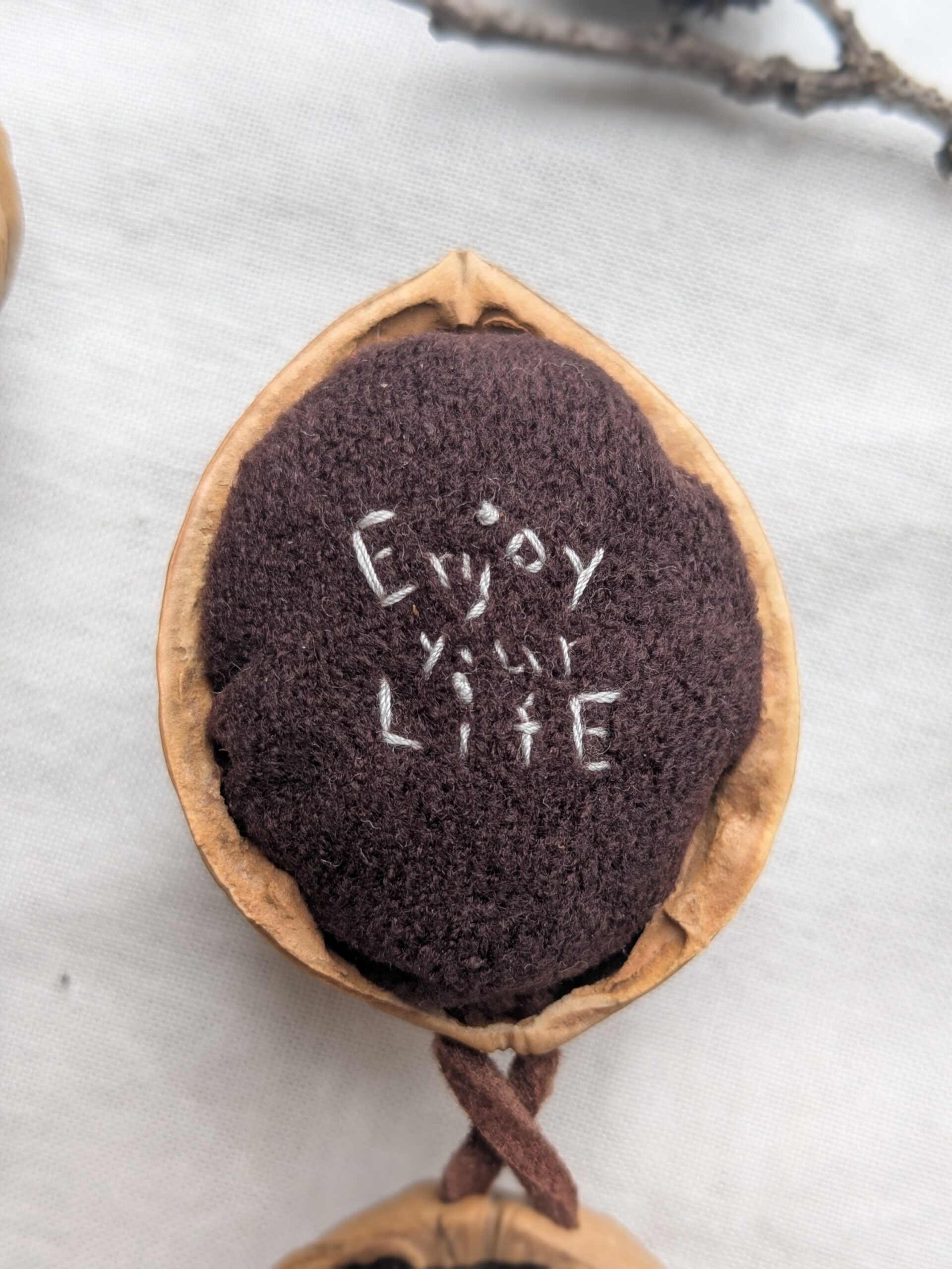 胡桃のリングケース : 茶 - 画像 (3)