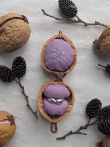 胡桃のリングケース : 紫