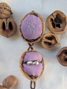 10.胡桃のリングケース:紫