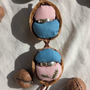 胡桃のリングケース:青×桃