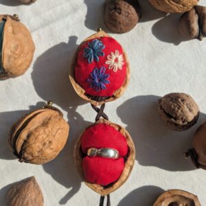 13.胡桃のリングケース : 赤