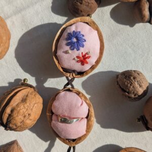 14.胡桃のリングケース : 桃